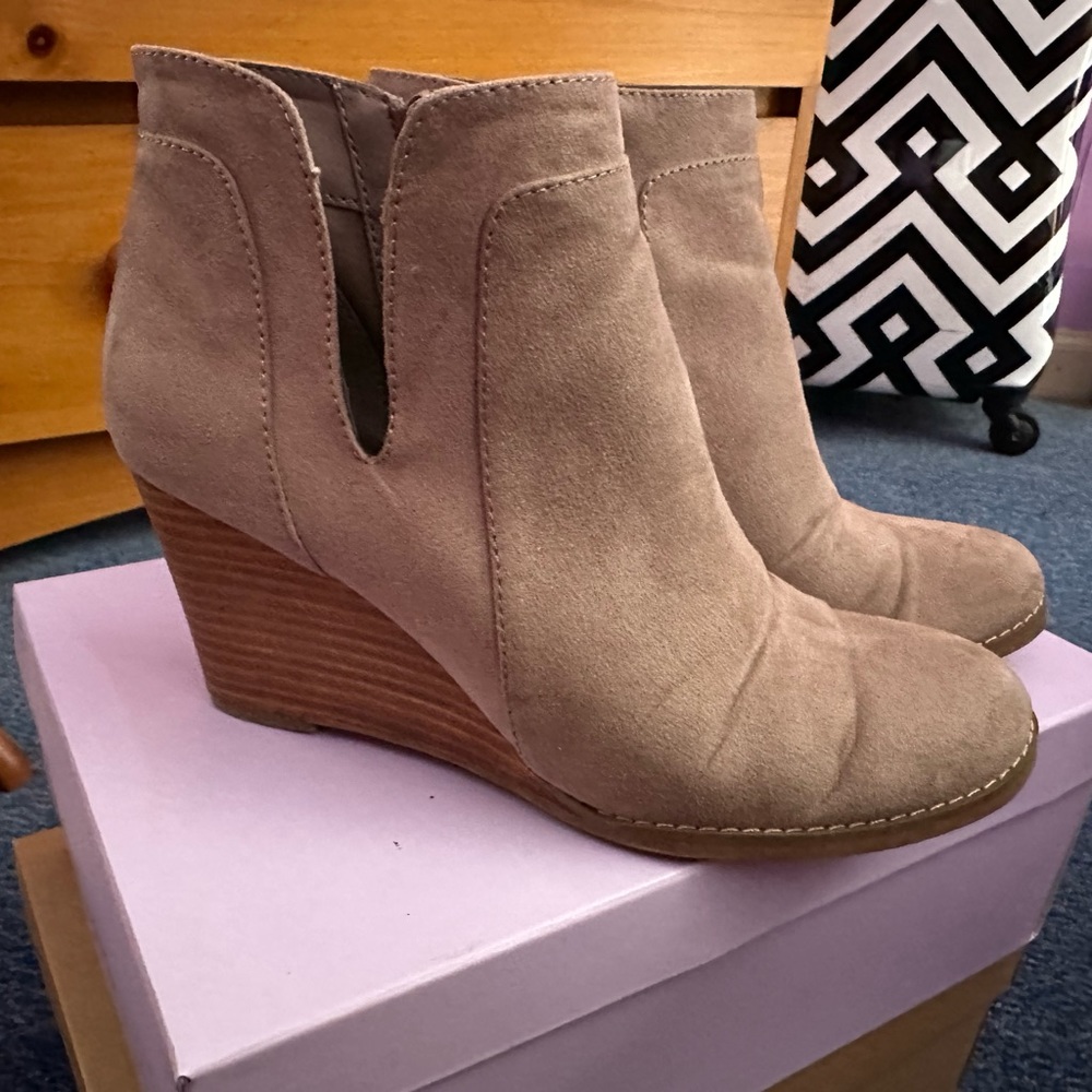 Madden Girl dark taupe wedges